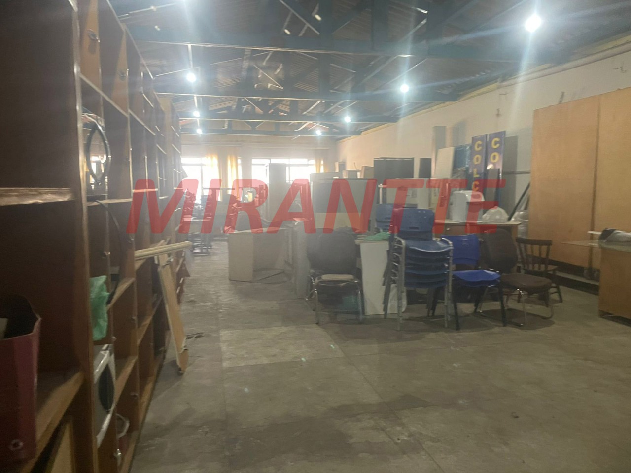 Comercial de 438m² em Santana