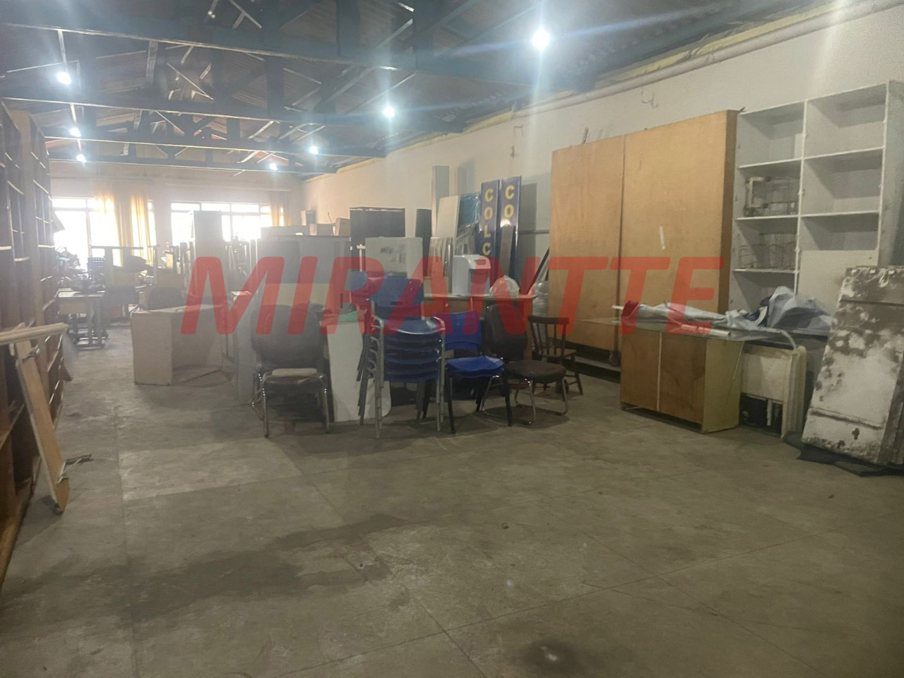 Comercial de 438m² em Santana