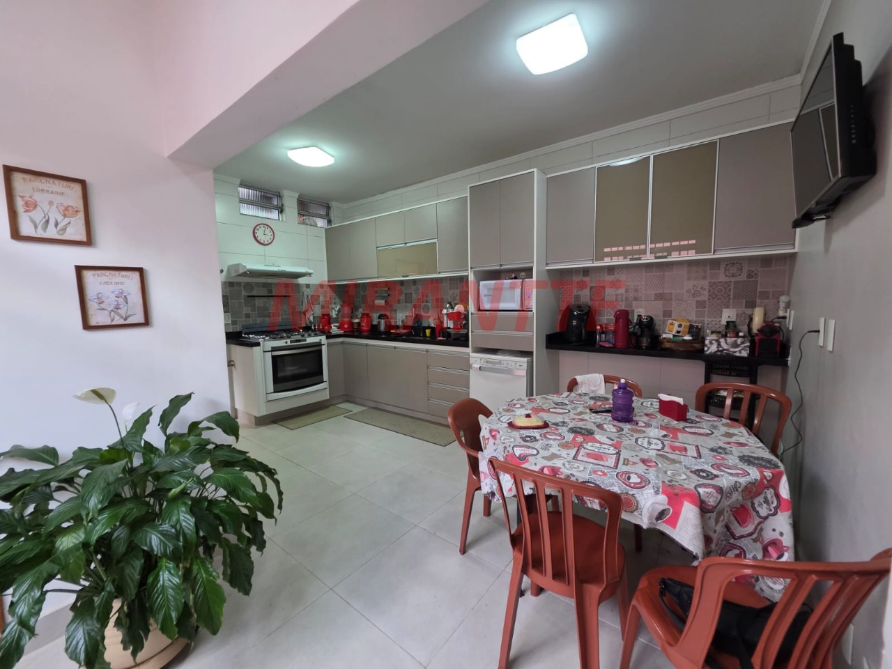 Casa terrea de 211m² com 3 quartos em Santana