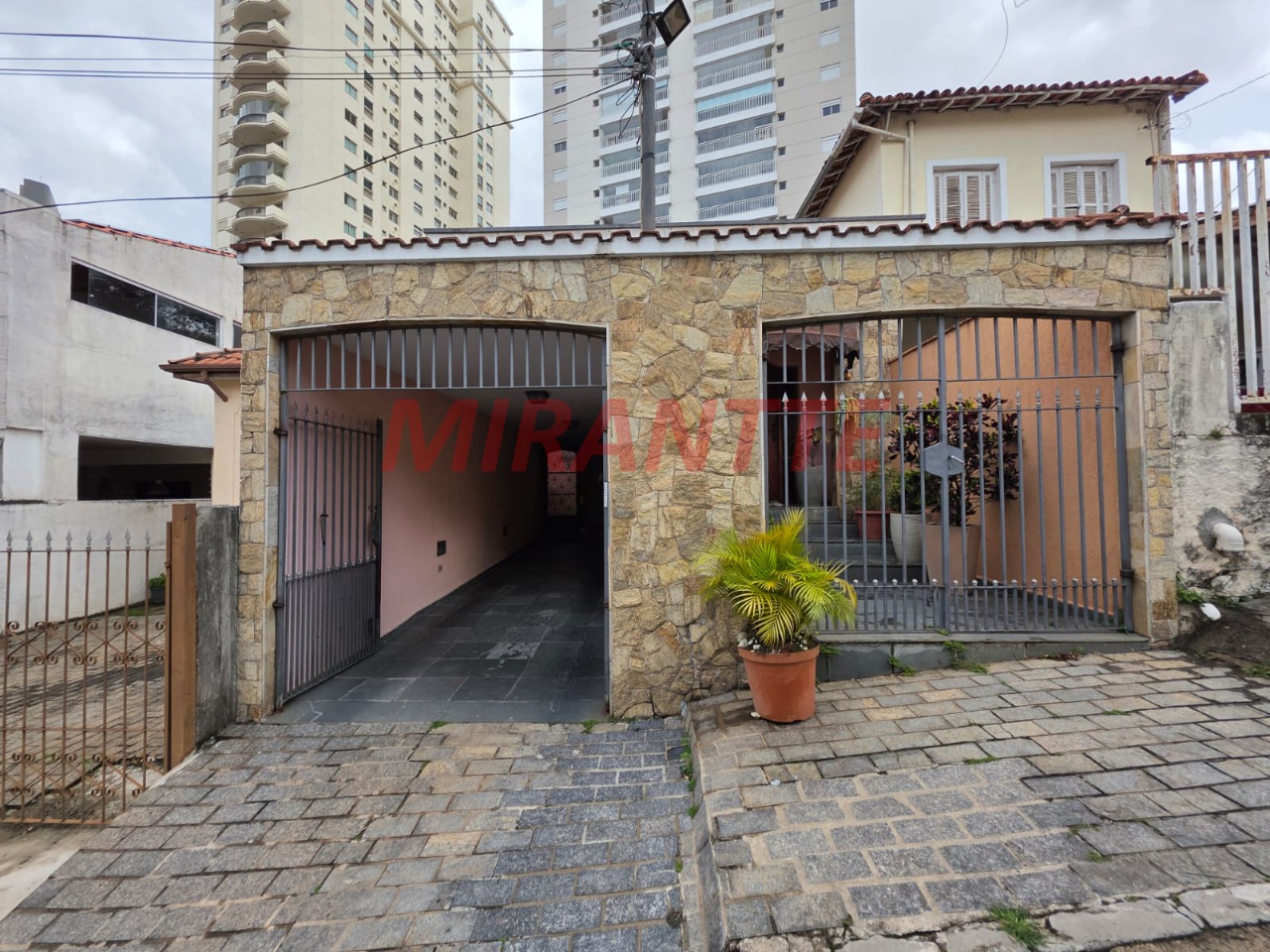 Casa terrea de 211m² com 3 quartos em Santana