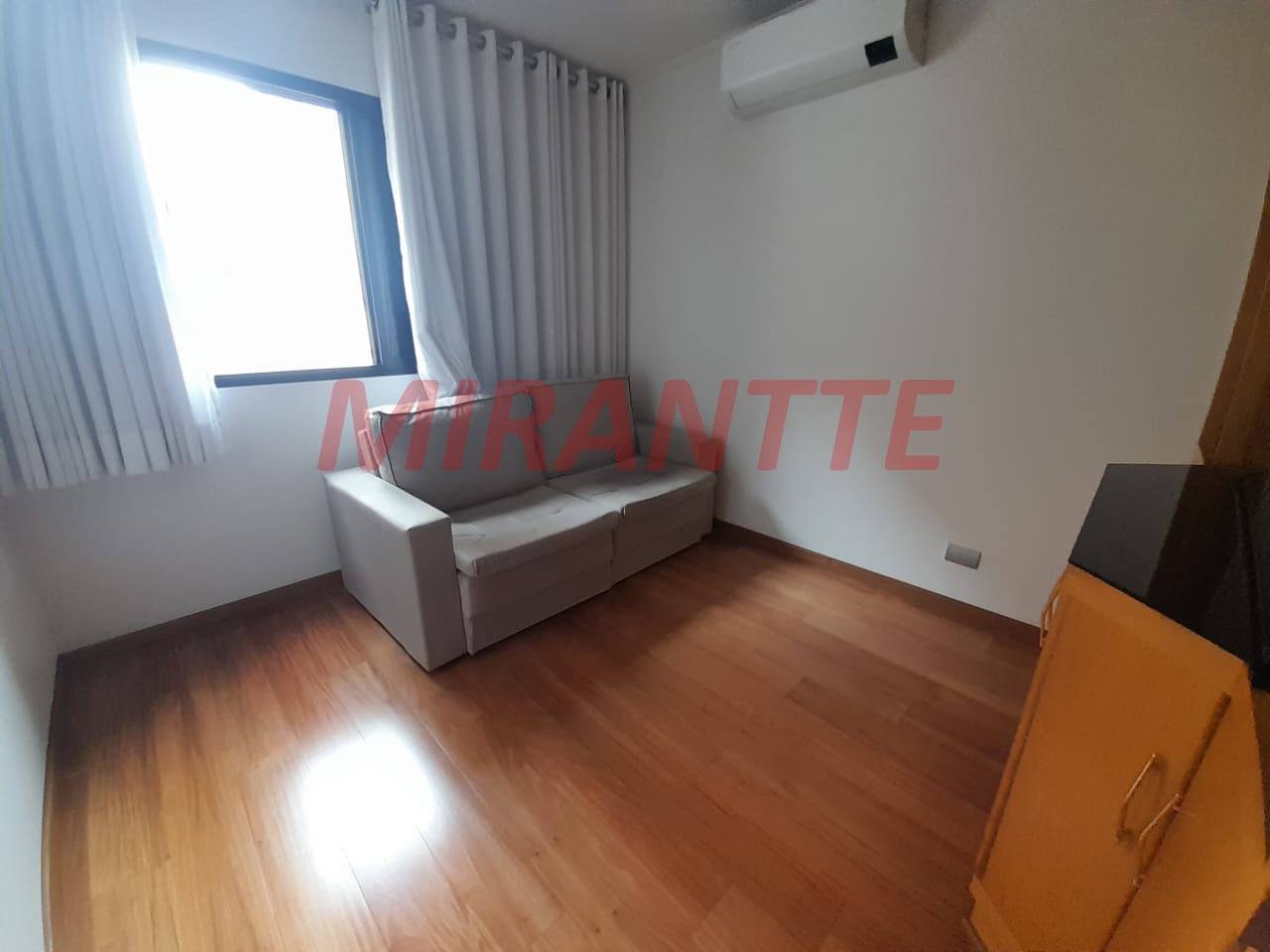 Apartamento de 120m² com 3 quartos em Água Fria