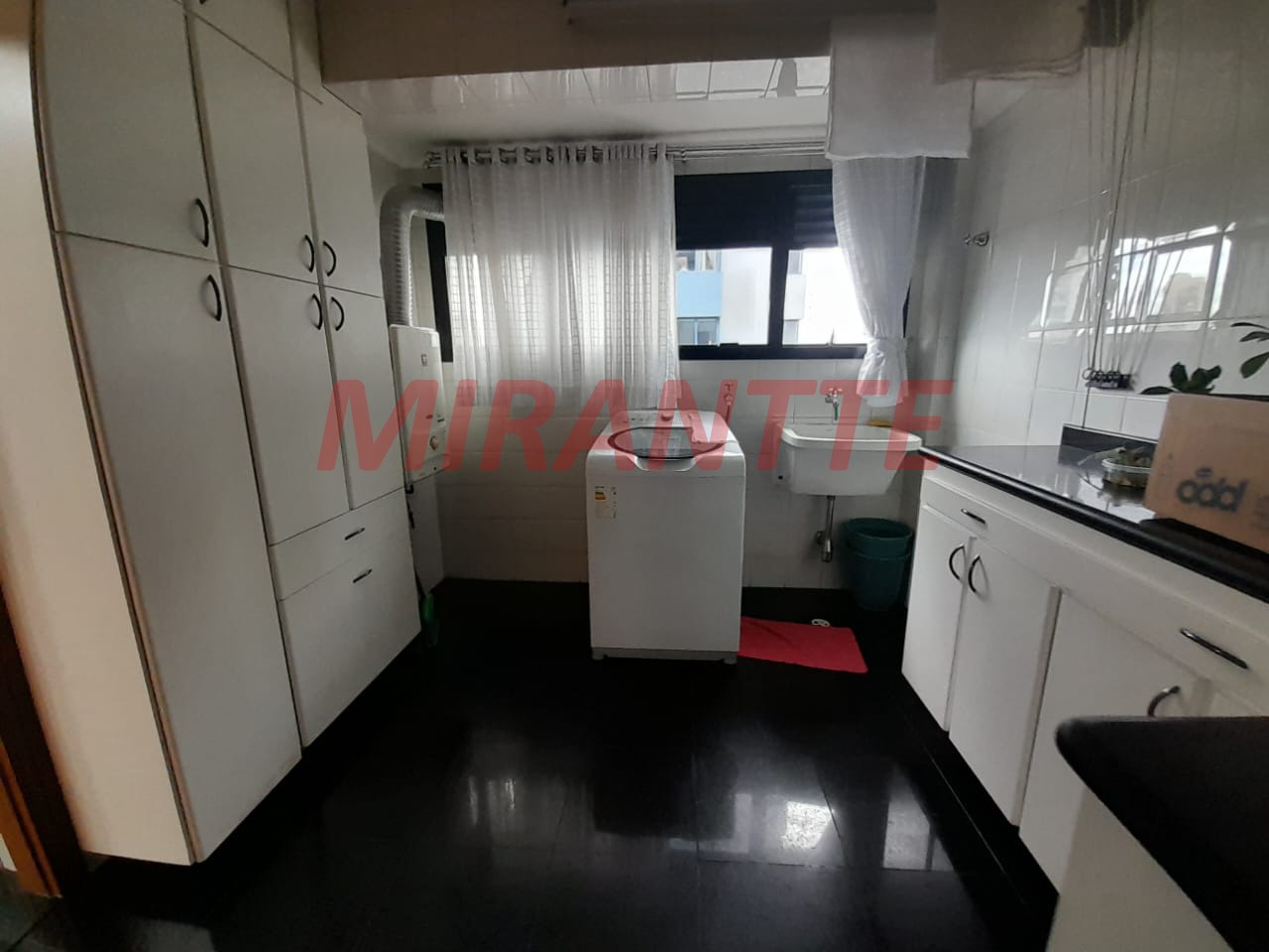 Apartamento de 120m² com 3 quartos em Água Fria