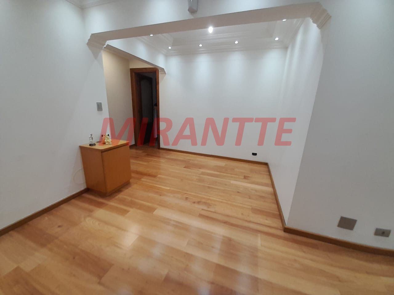 Apartamento de 120m² com 3 quartos em Água Fria