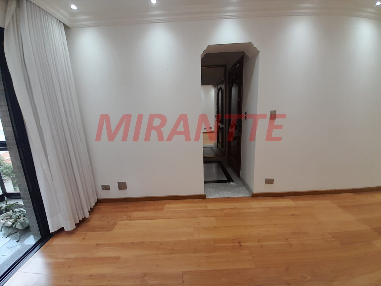 Apartamento de 120m² com 3 quartos em Água Fria