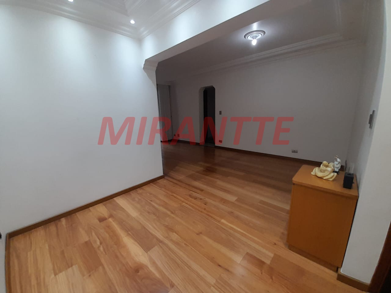 Apartamento de 120m² com 3 quartos em Água Fria