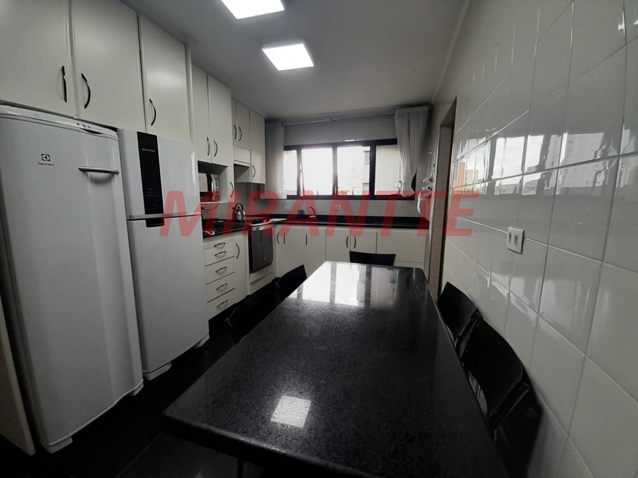 Apartamento de 120m² com 3 quartos em Água Fria