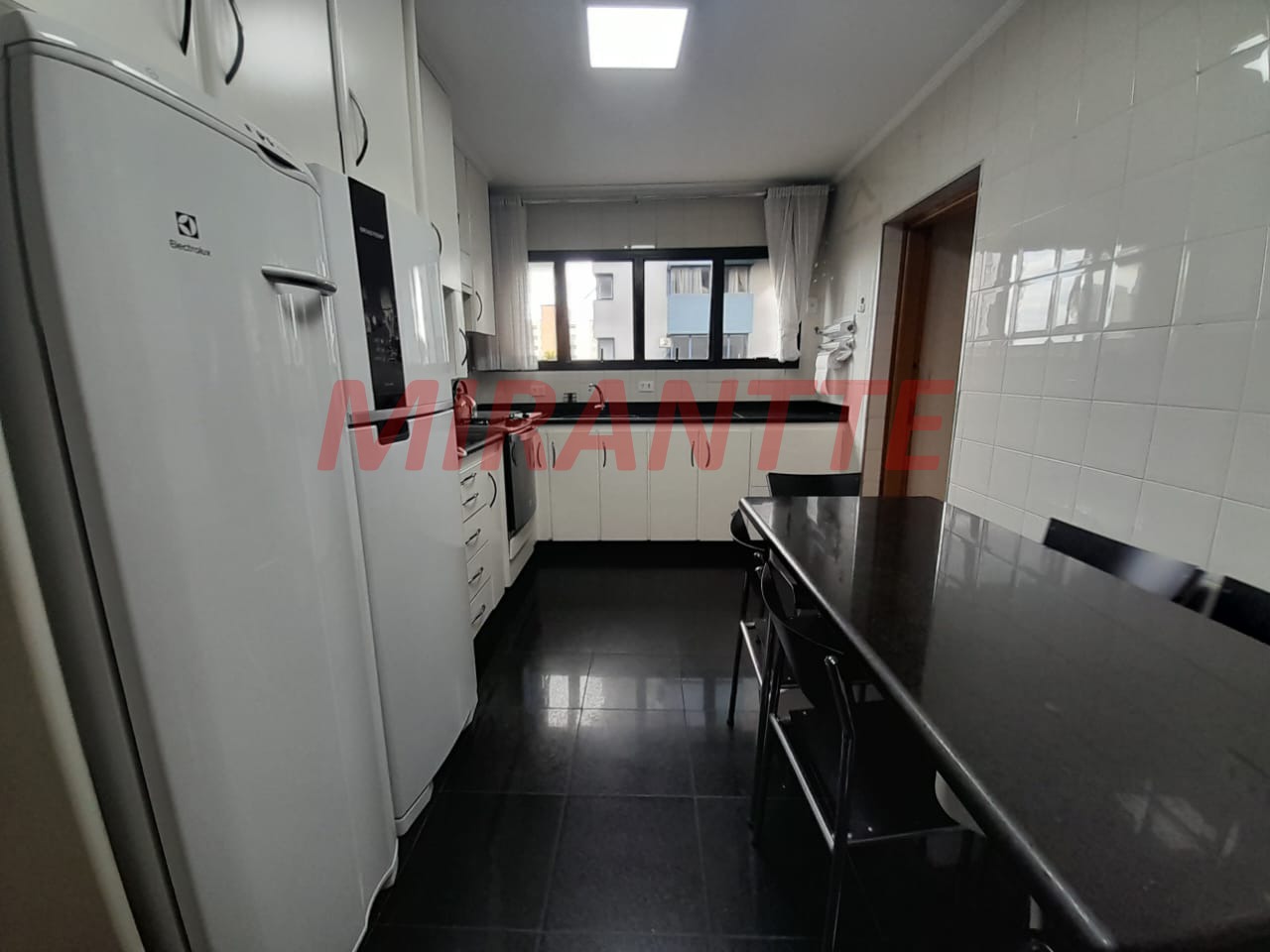 Apartamento de 120m² com 3 quartos em Água Fria