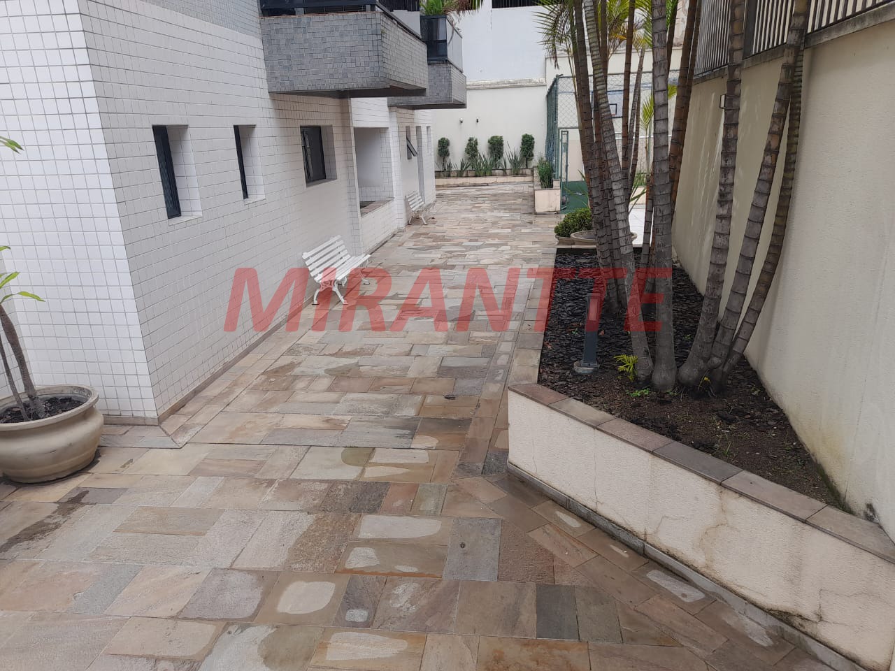 Apartamento de 120m² com 3 quartos em Água Fria