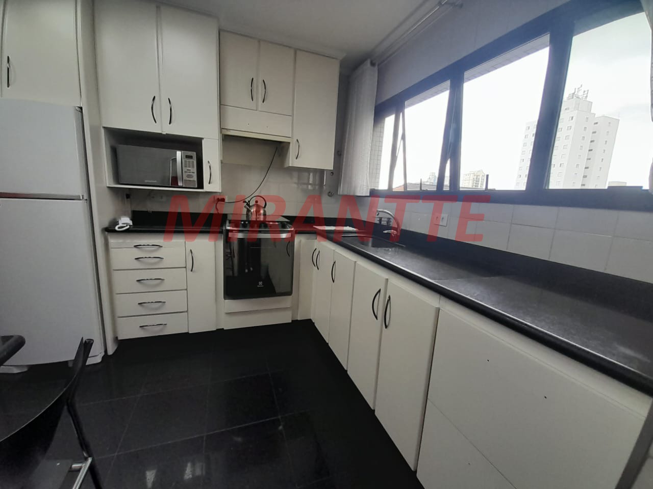 Apartamento de 120m² com 3 quartos em Água Fria