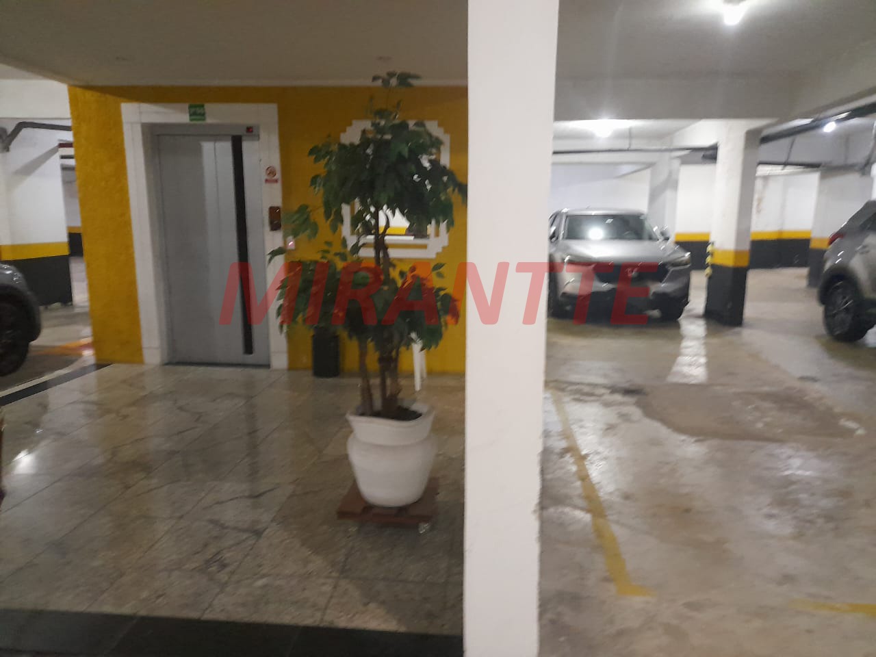 Apartamento de 120m² com 3 quartos em Água Fria