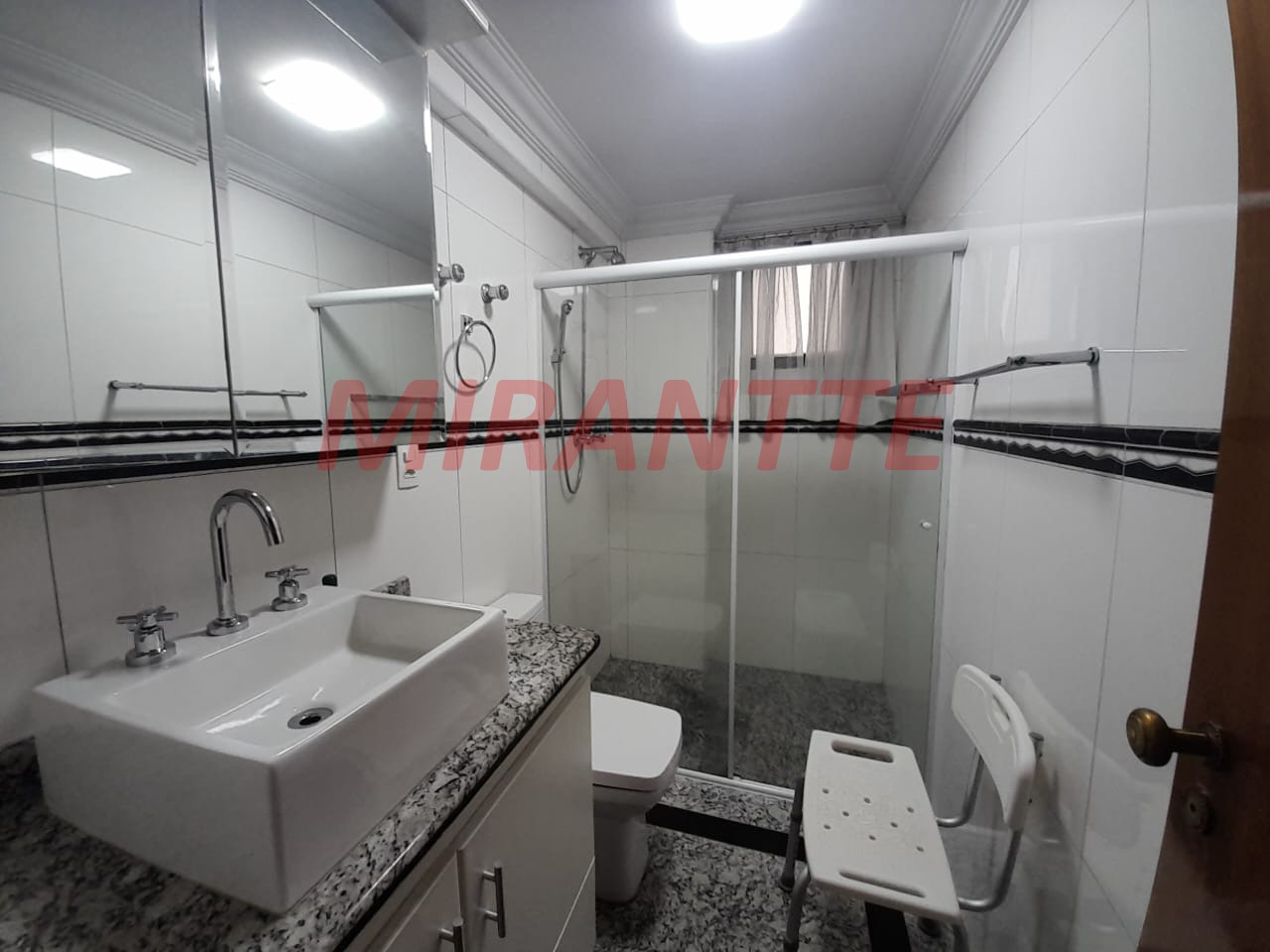 Apartamento de 120m² com 3 quartos em Água Fria