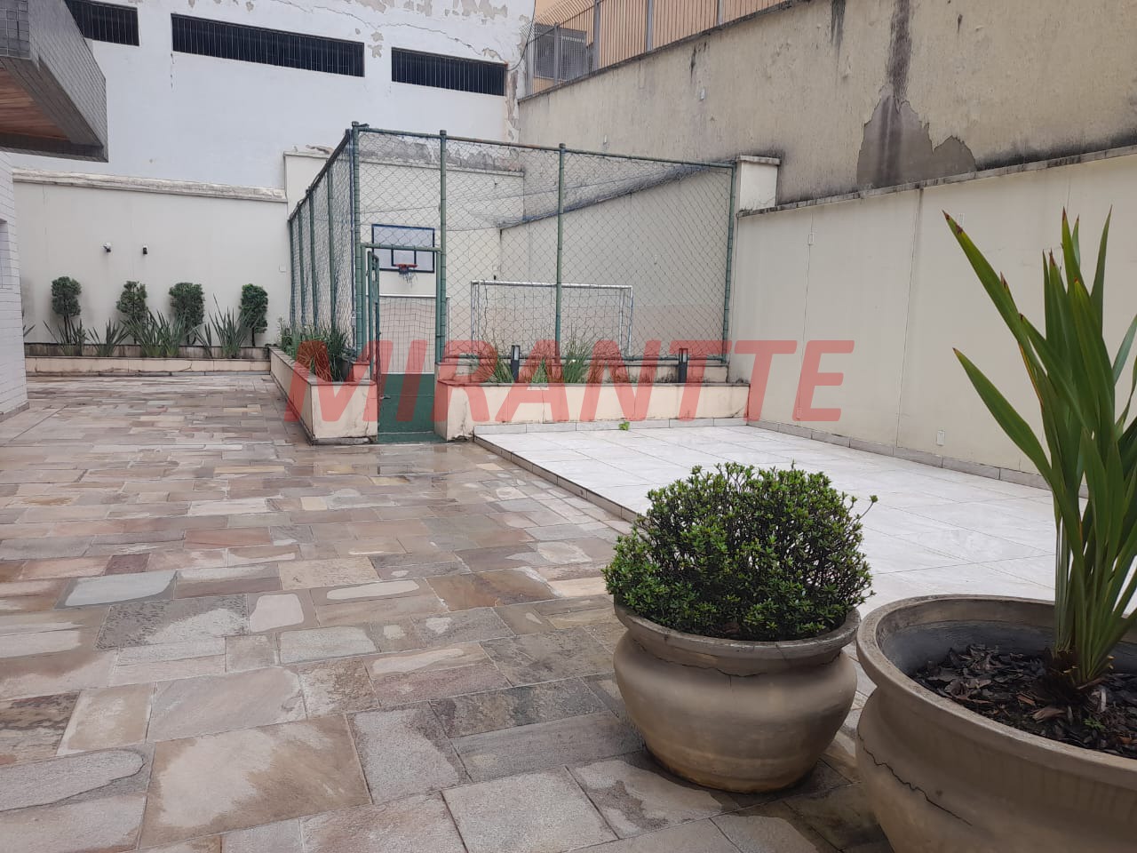 Apartamento de 120m² com 3 quartos em Água Fria