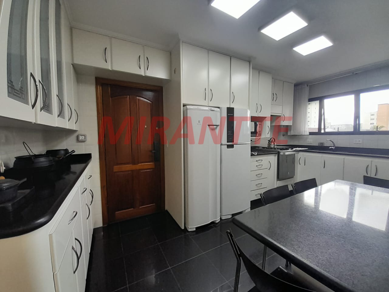Apartamento de 120m² com 3 quartos em Água Fria