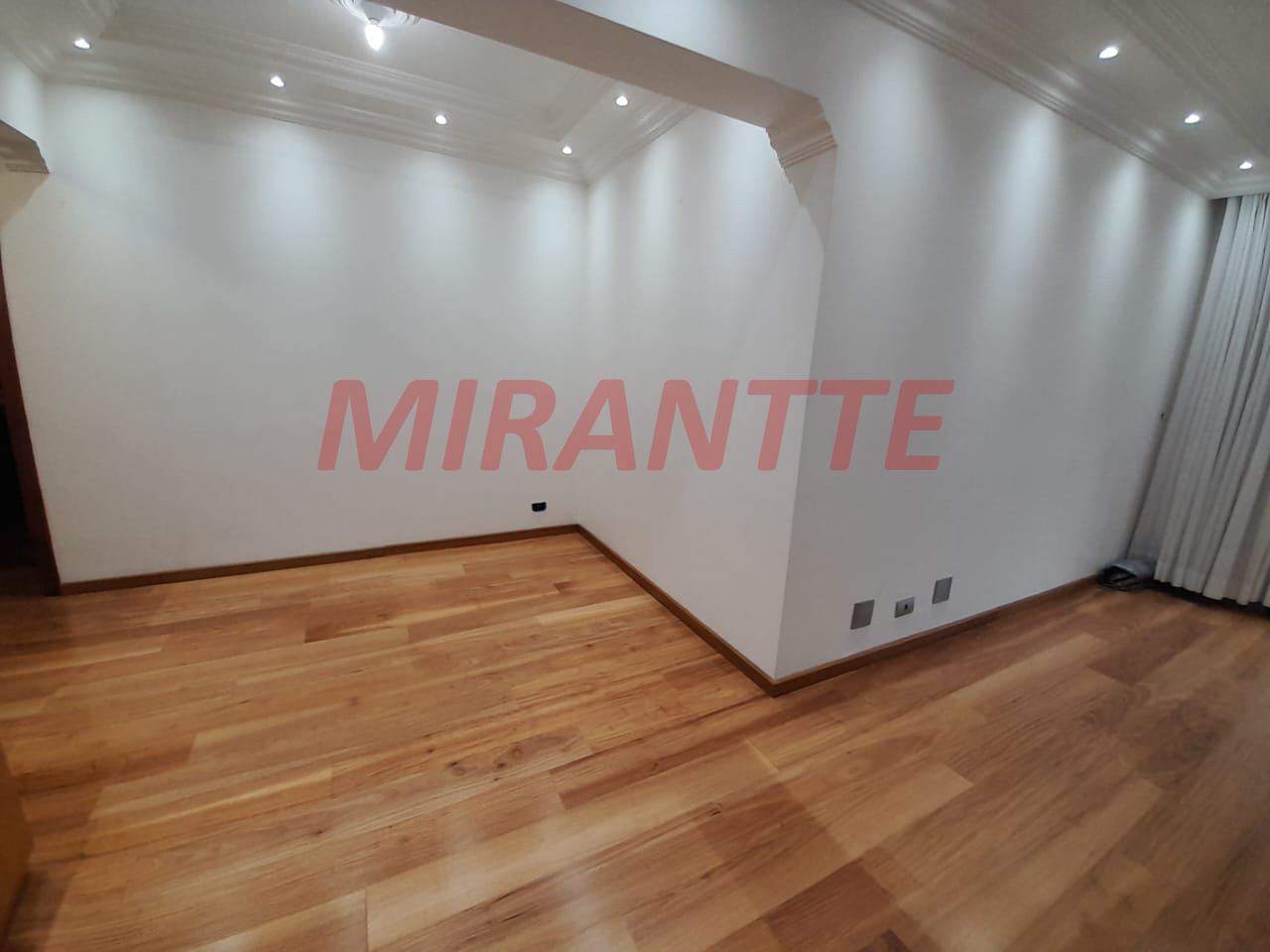 Apartamento de 120m² com 3 quartos em Água Fria