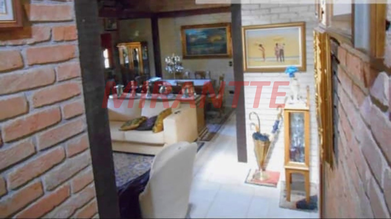Cond. fechado de 400m² com 3 quartos em Serra da Cantareira