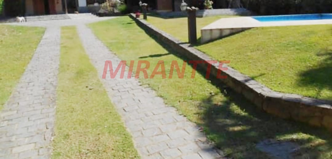 Cond. fechado de 400m² com 3 quartos em Serra da Cantareira