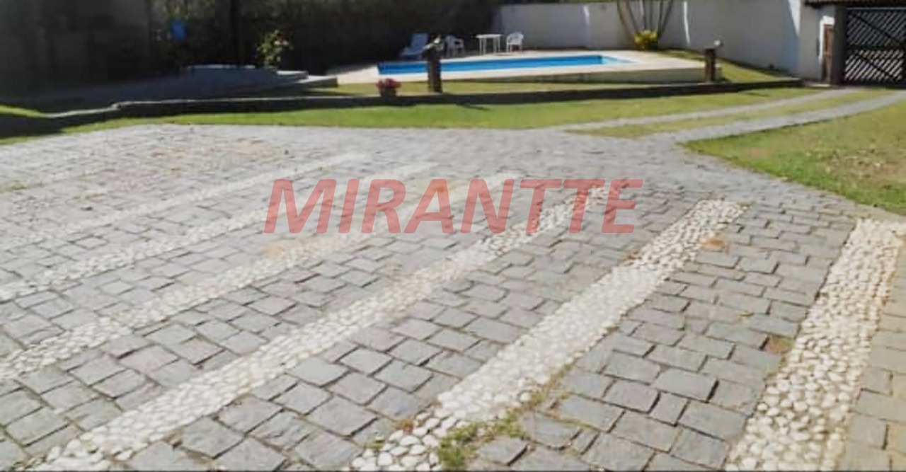 Cond. fechado de 400m² com 3 quartos em Serra da Cantareira
