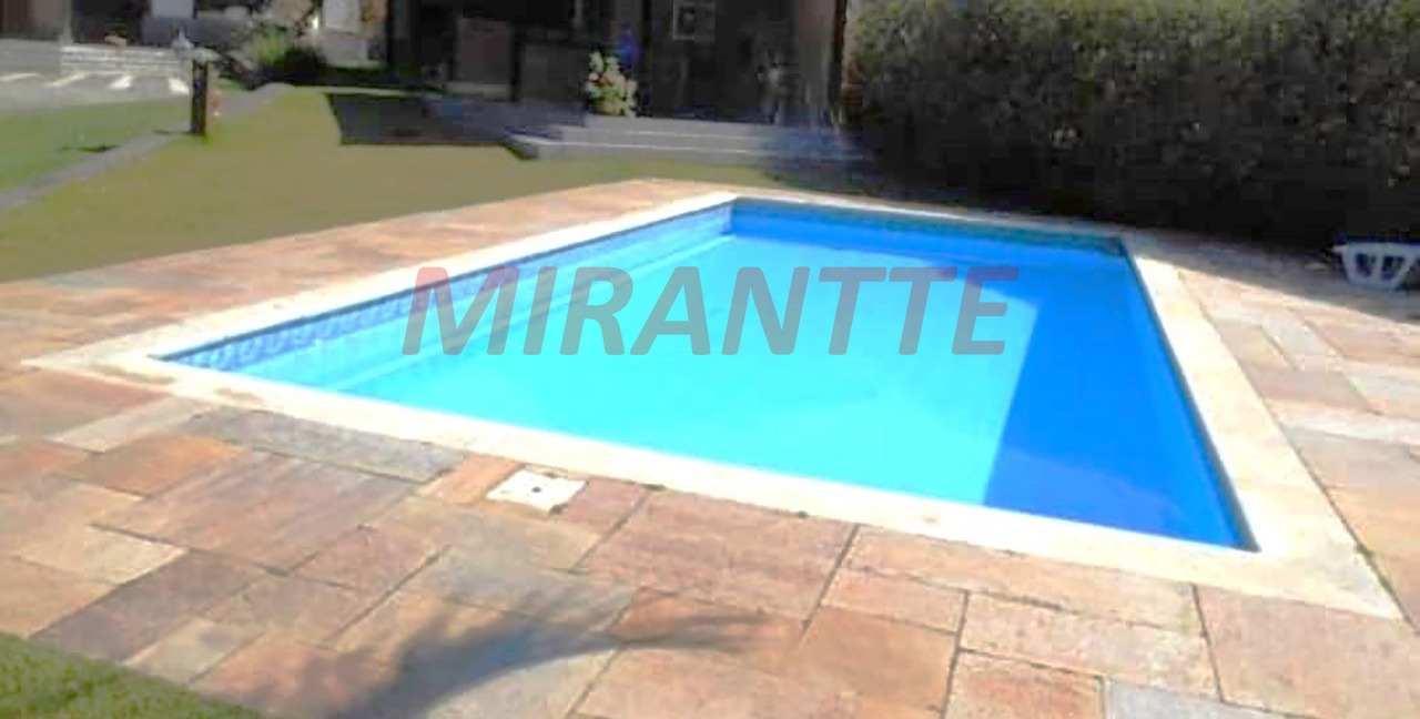 Cond. fechado de 400m² com 3 quartos em Serra da Cantareira