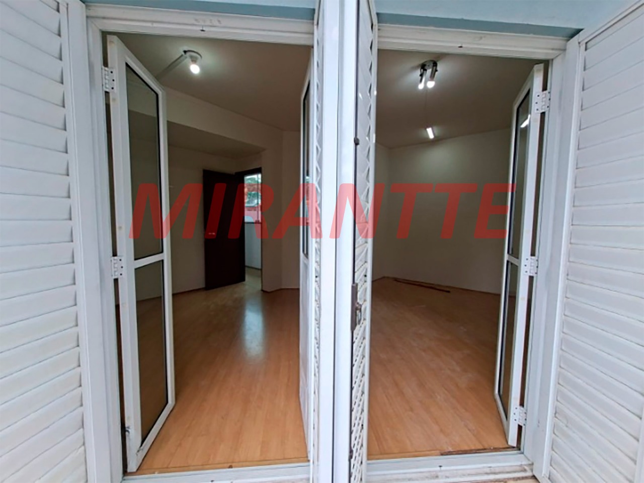 Sobrado de 280m² com 4 quartos em Jardim Consolata