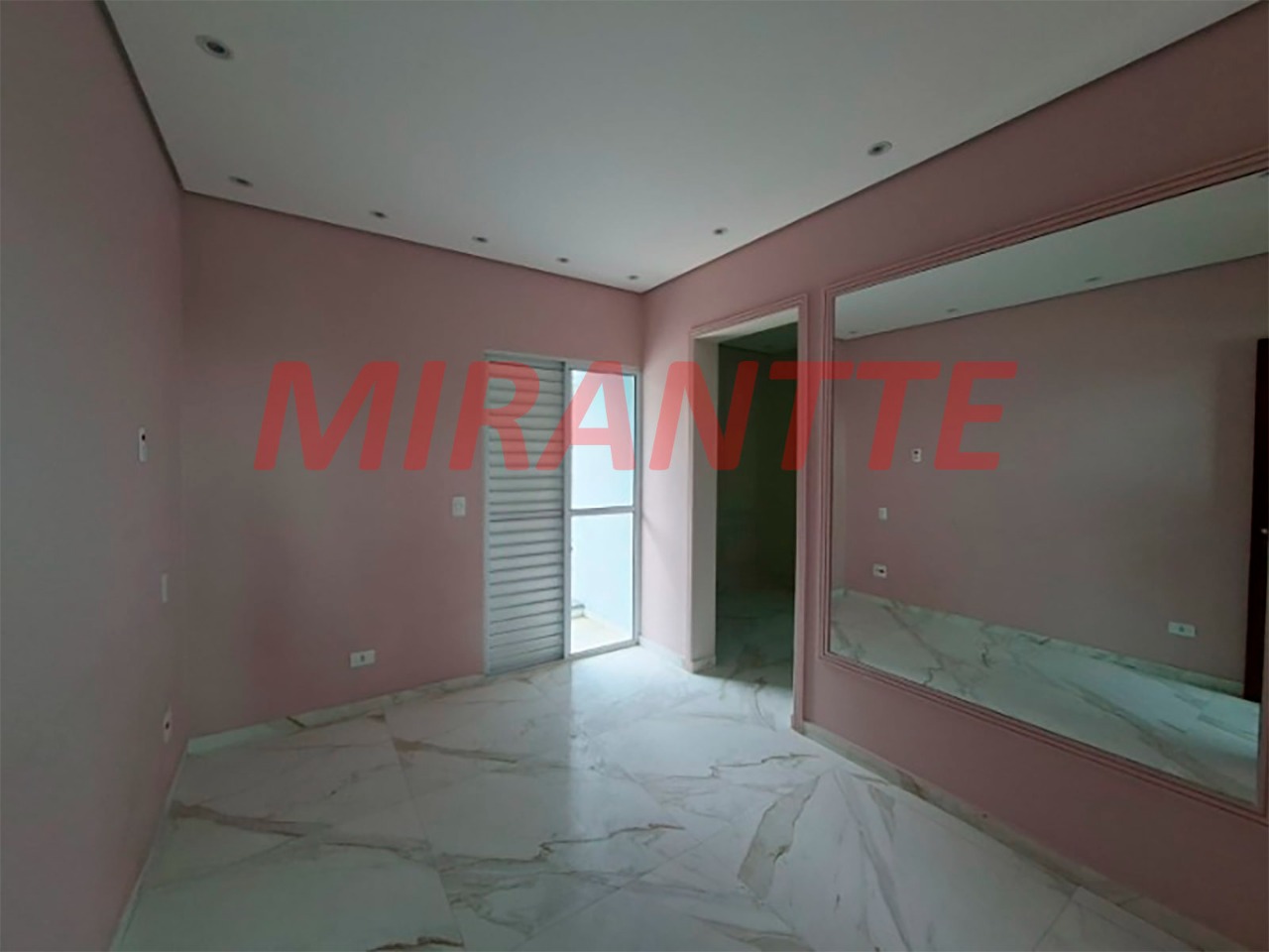 Sobrado de 280m² com 4 quartos em Jardim Consolata