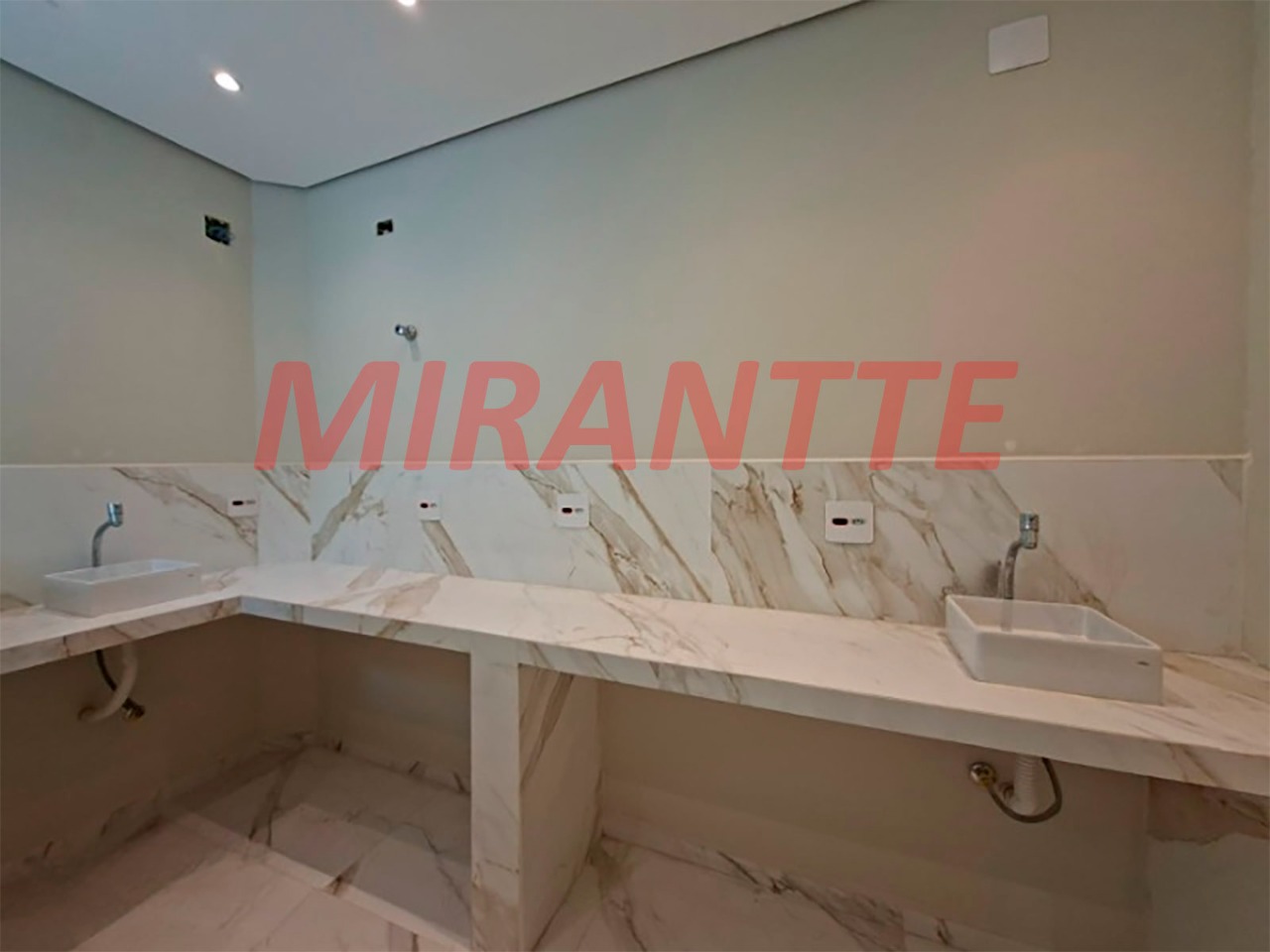 Sobrado de 280m² com 4 quartos em Jardim Consolata