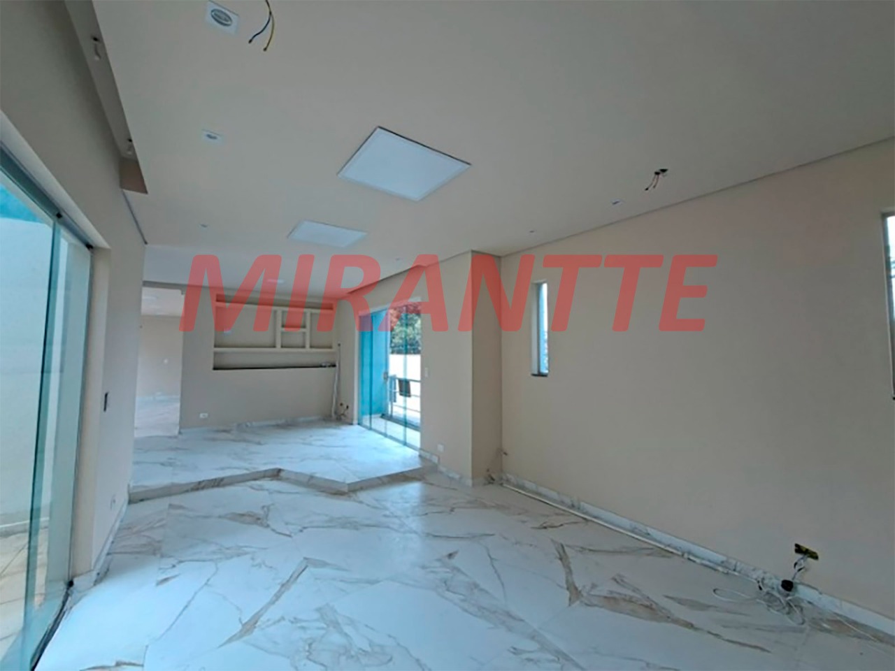 Sobrado de 280m² com 4 quartos em Jardim Consolata