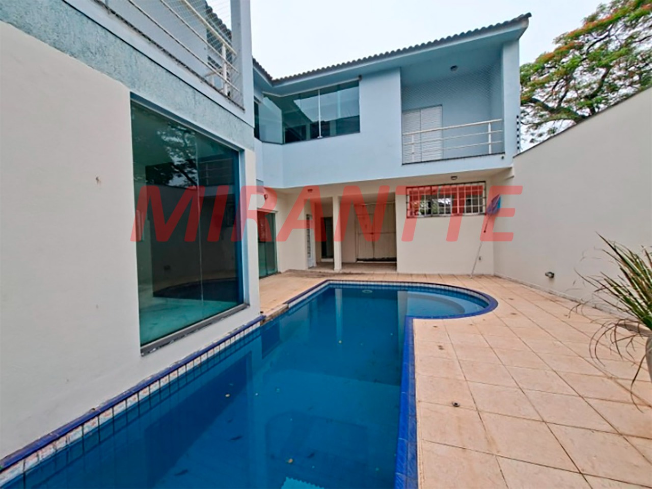Sobrado de 280m² com 4 quartos em Jardim Consolata