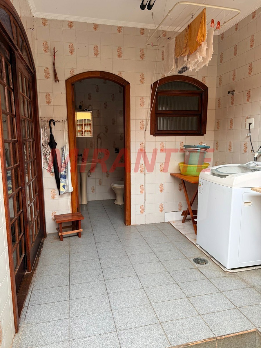 Sobrado de 203m² com 3 quartos em Vila Irmaos Arnoni