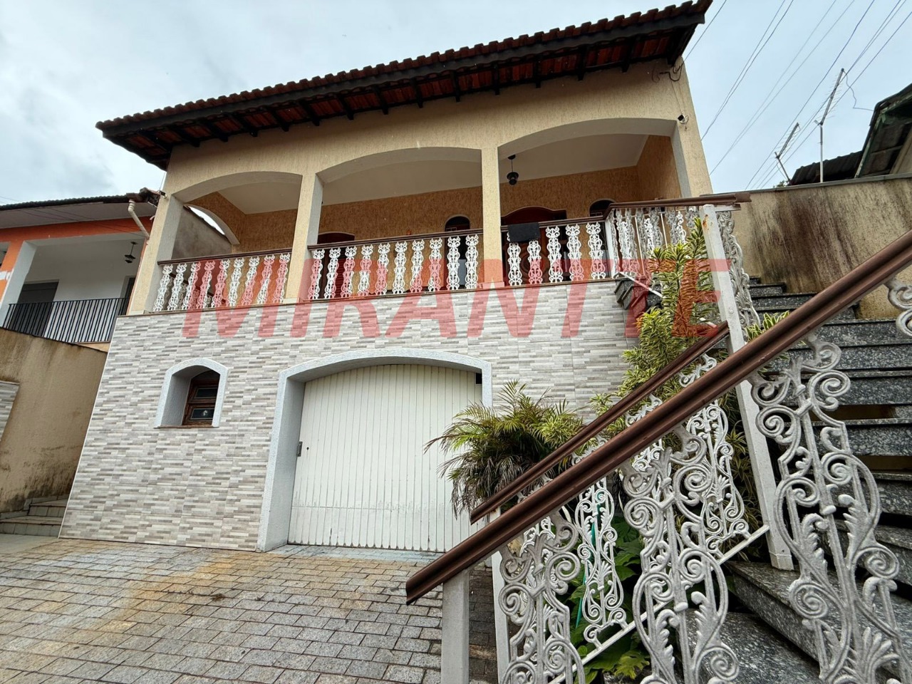 Sobrado de 203m² com 3 quartos em Vila Irmaos Arnoni