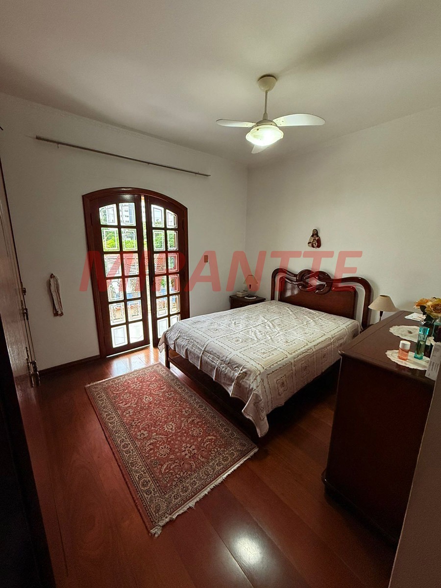 Sobrado de 203m² com 3 quartos em Vila Irmaos Arnoni