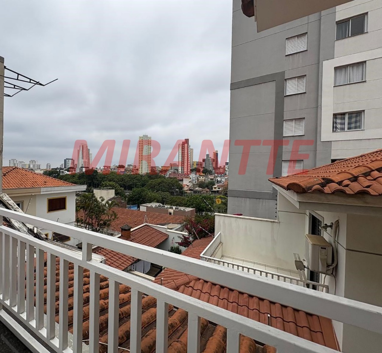 Sobrado de 178m² com 3 quartos em Vila Mazzei