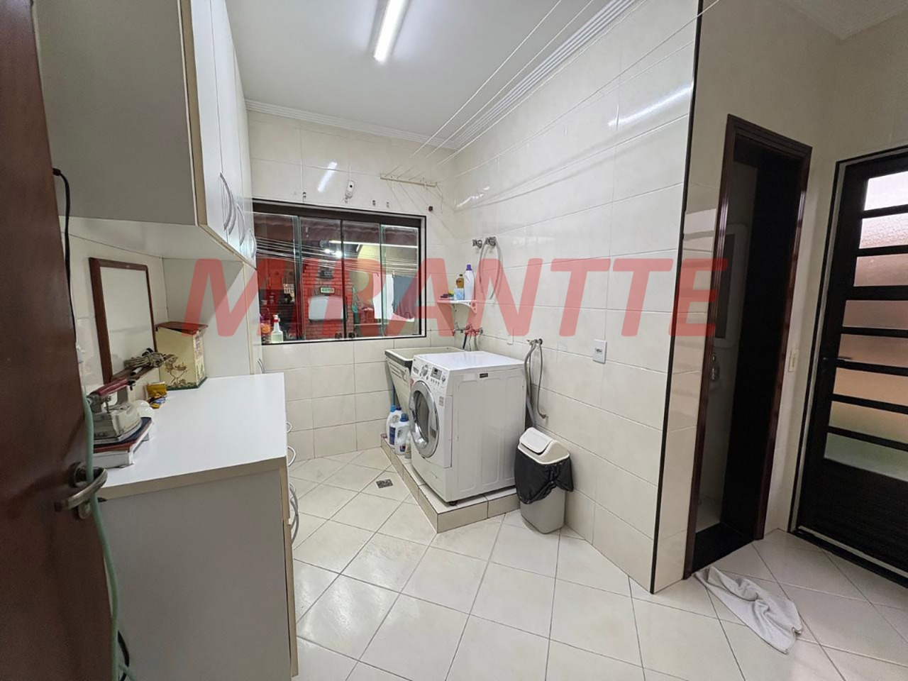 Sobrado de 178m² com 3 quartos em Vila Mazzei