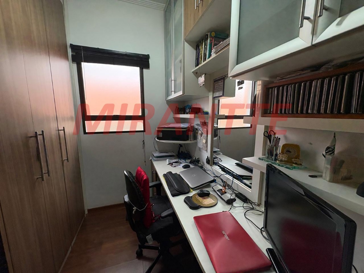 Sobrado de 178m² com 3 quartos em Vila Mazzei