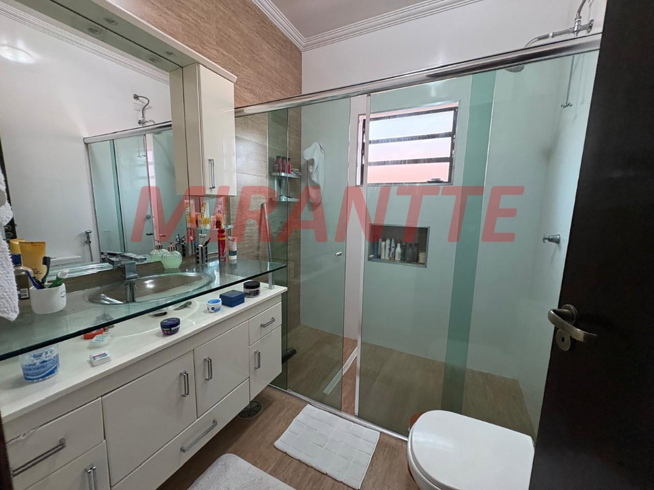 Sobrado de 178m² com 3 quartos em Vila Mazzei