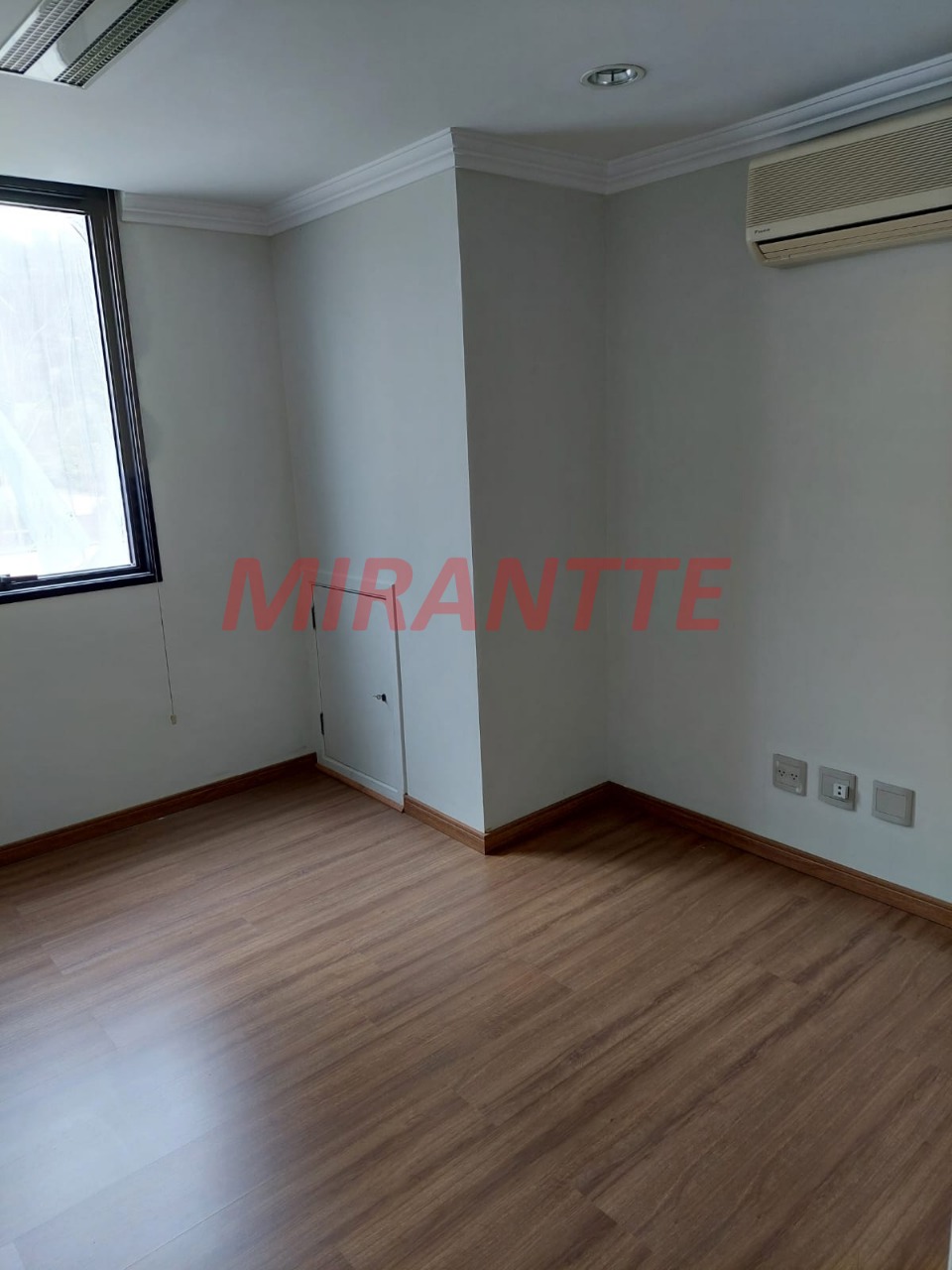 Conjunto comercial de 85m² em Alto de Pinheiros