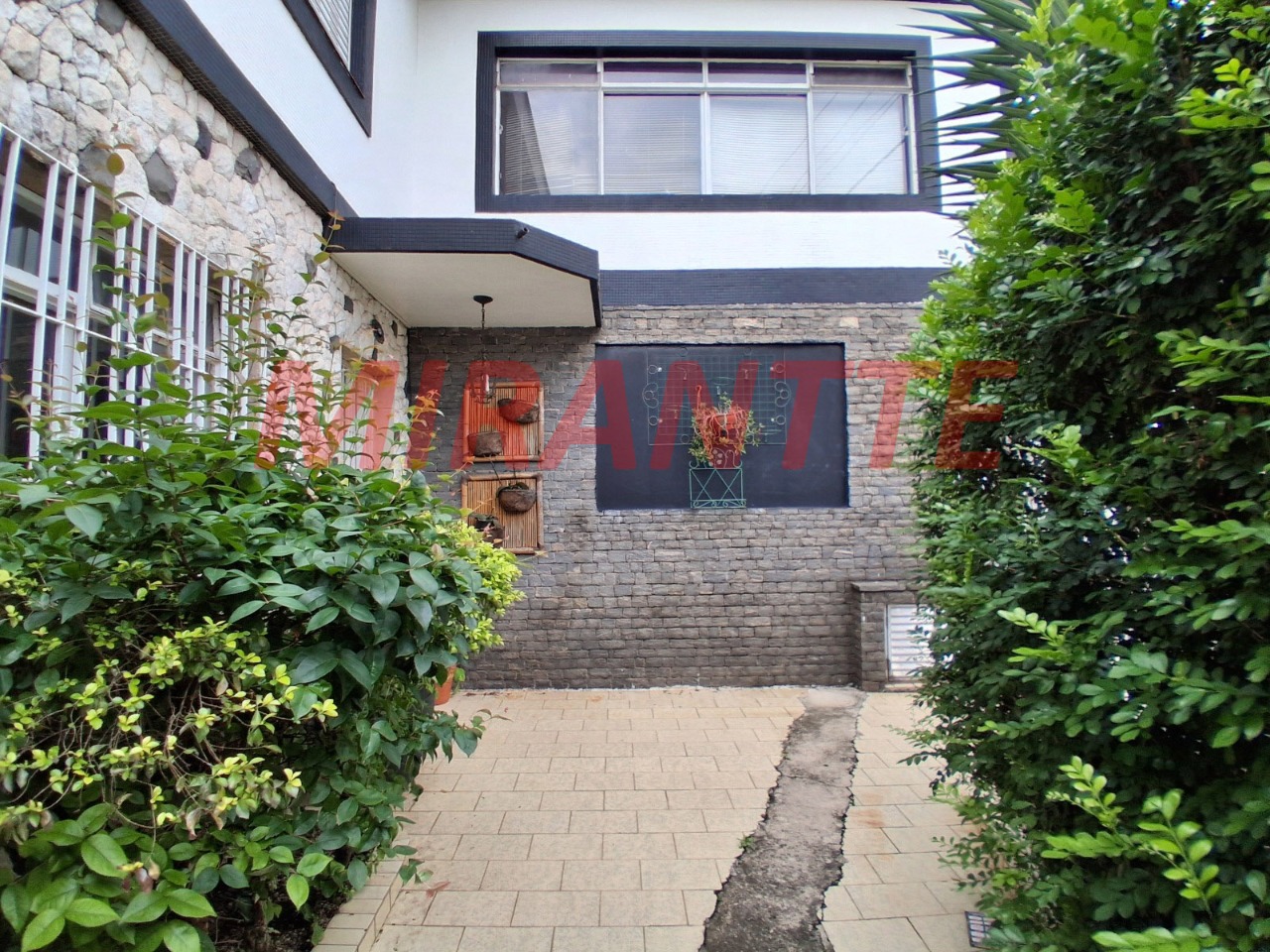 Sobrado de 318m² com 3 quartos em Vila Gustavo