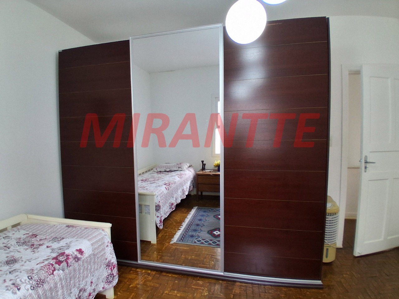 Sobrado de 318m² com 3 quartos em Vila Gustavo