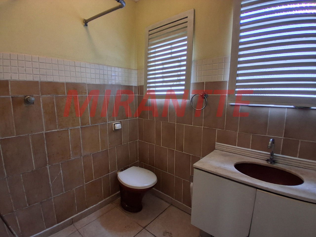 Sobrado de 318m² com 3 quartos em Vila Gustavo