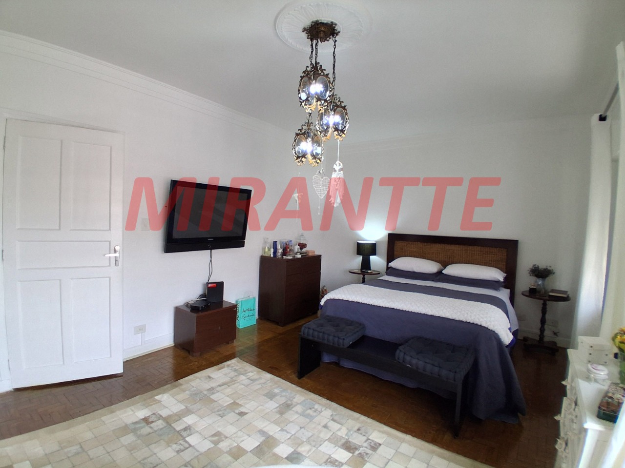 Sobrado de 318m² com 3 quartos em Vila Gustavo