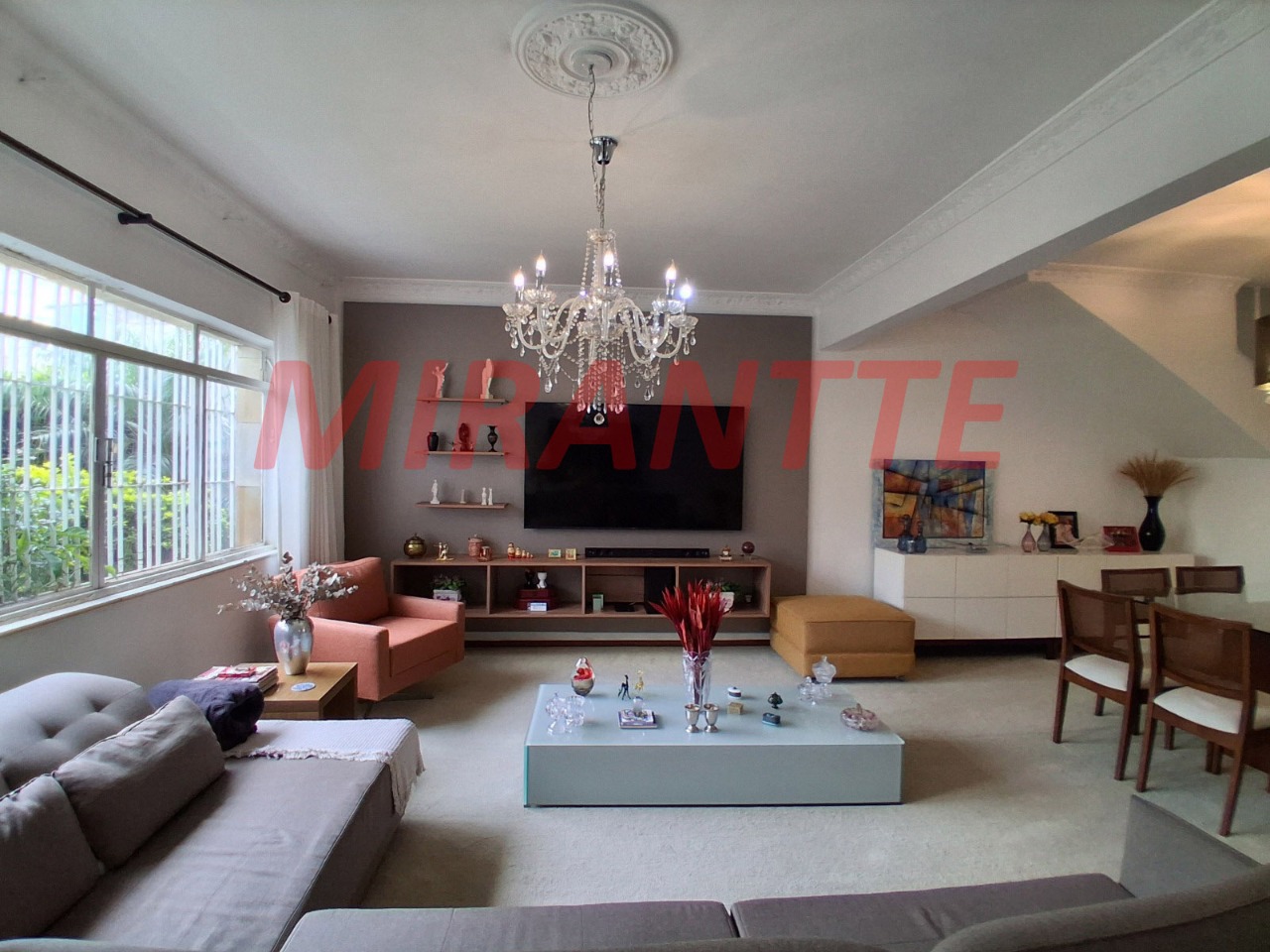 Sobrado de 318m² com 3 quartos em Vila Gustavo