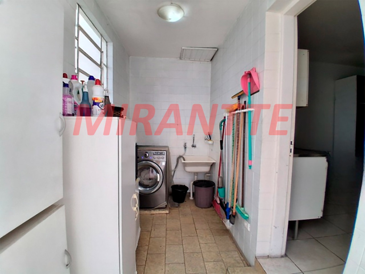 Sobrado de 318m² com 3 quartos em Vila Gustavo