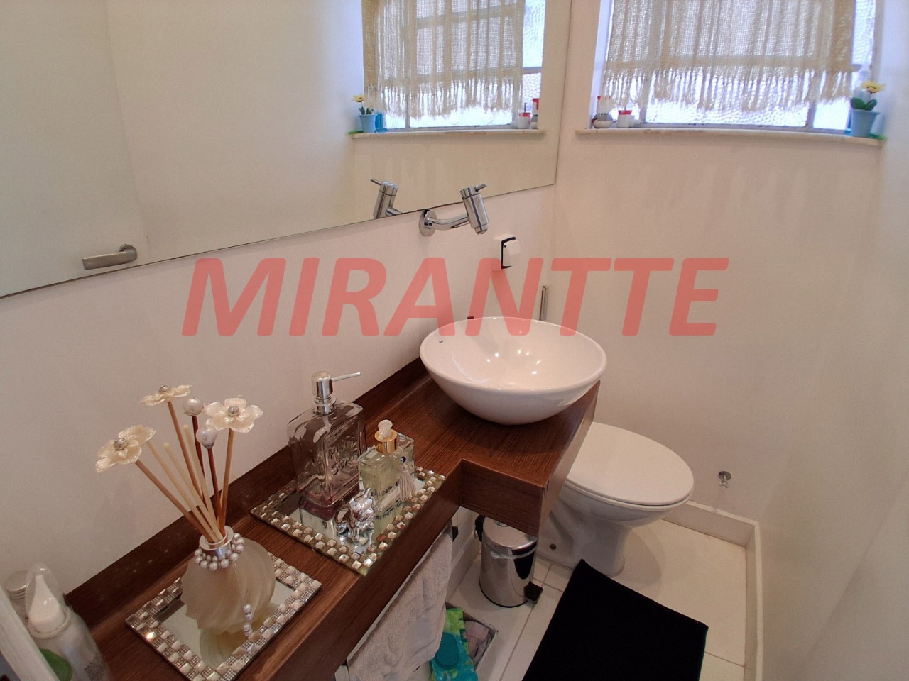 Sobrado de 318m² com 3 quartos em Vila Gustavo