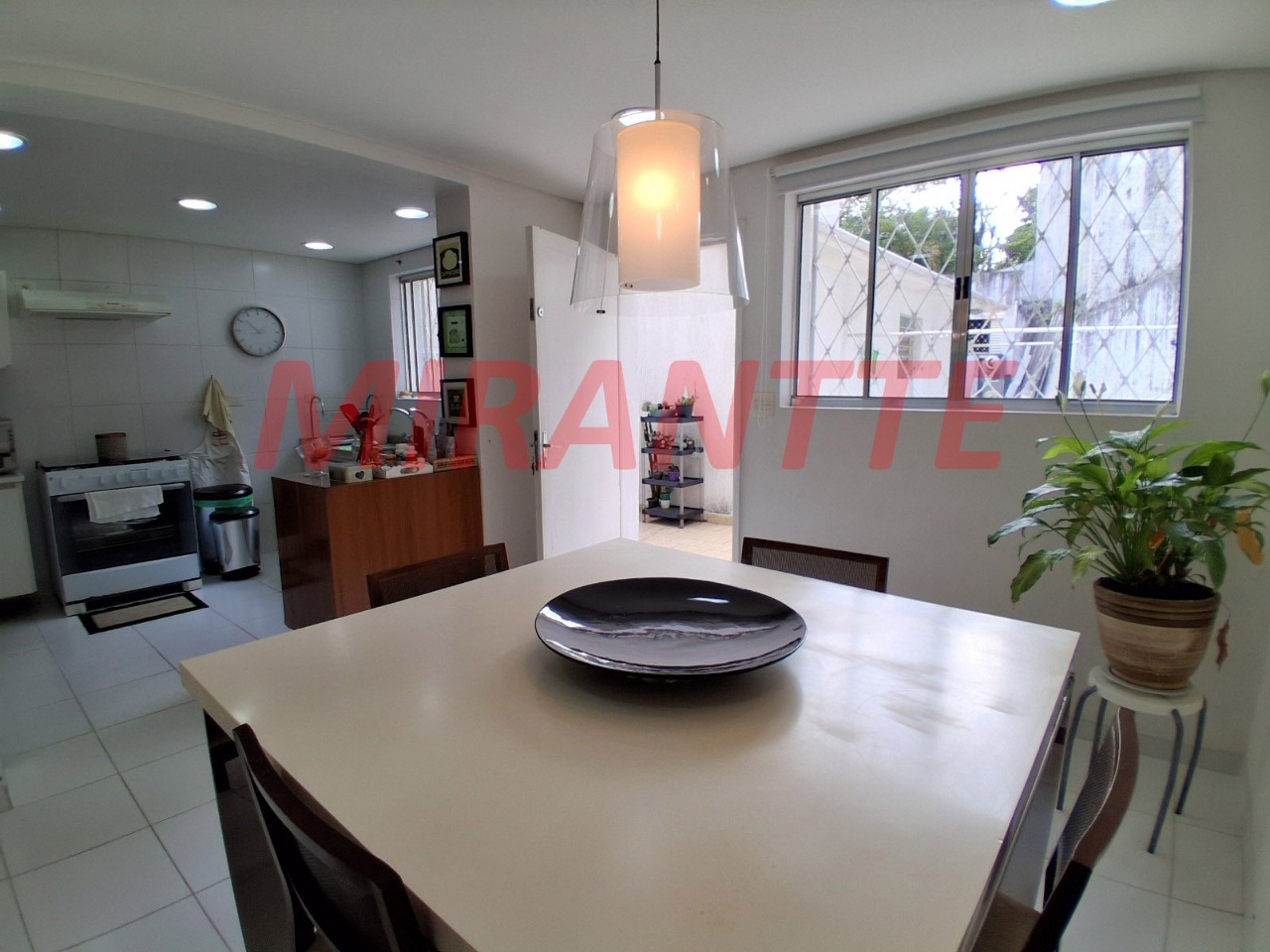 Sobrado de 318m² com 3 quartos em Vila Gustavo