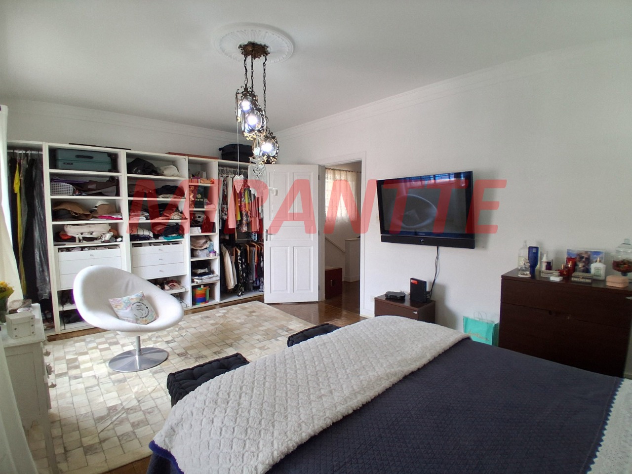 Sobrado de 318m² com 3 quartos em Vila Gustavo