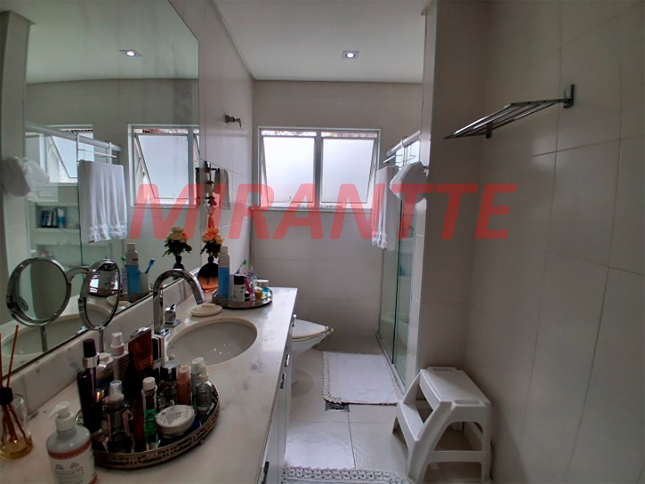 Sobrado de 318m² com 3 quartos em Vila Gustavo