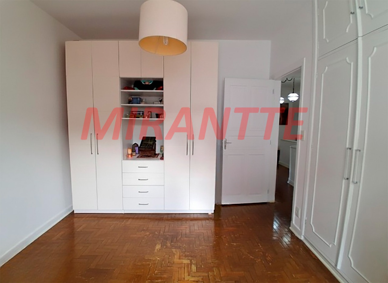 Sobrado de 318m² com 3 quartos em Vila Gustavo