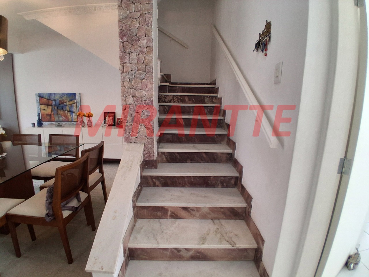 Sobrado de 318m² com 3 quartos em Vila Gustavo