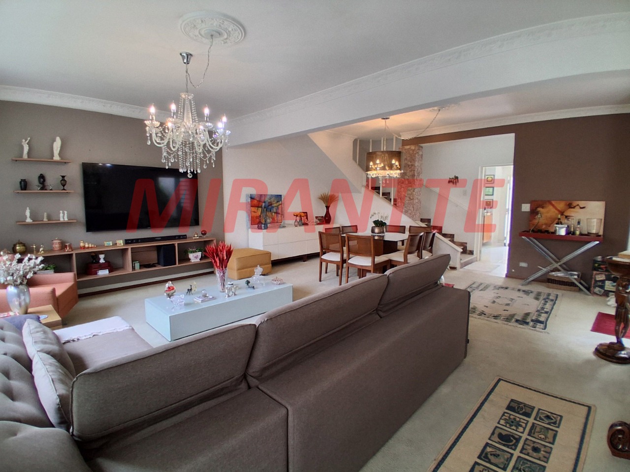 Sobrado de 318m² com 3 quartos em Vila Gustavo
