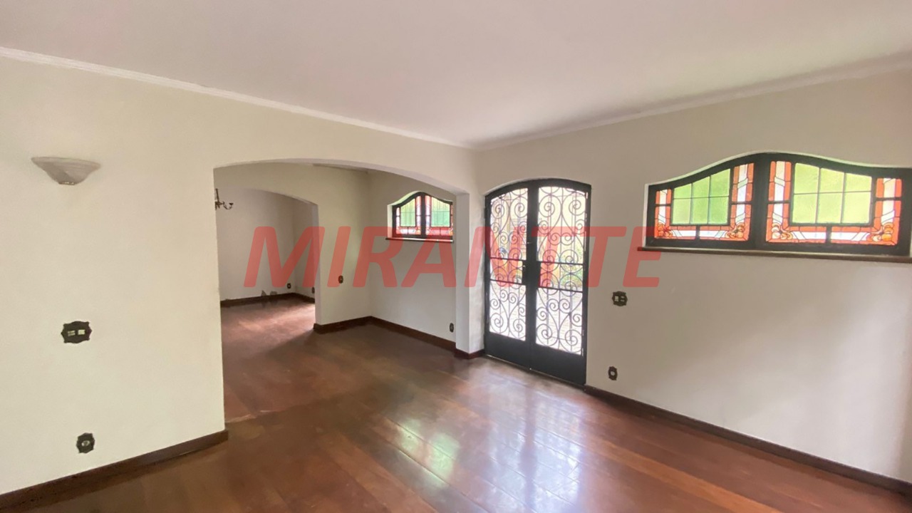 Sobrado de 221m² com 4 quartos em Interlagos