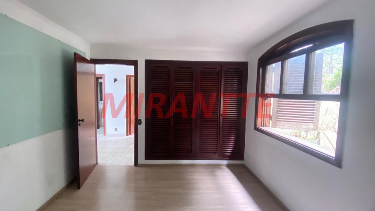 Sobrado de 221m² com 4 quartos em Interlagos